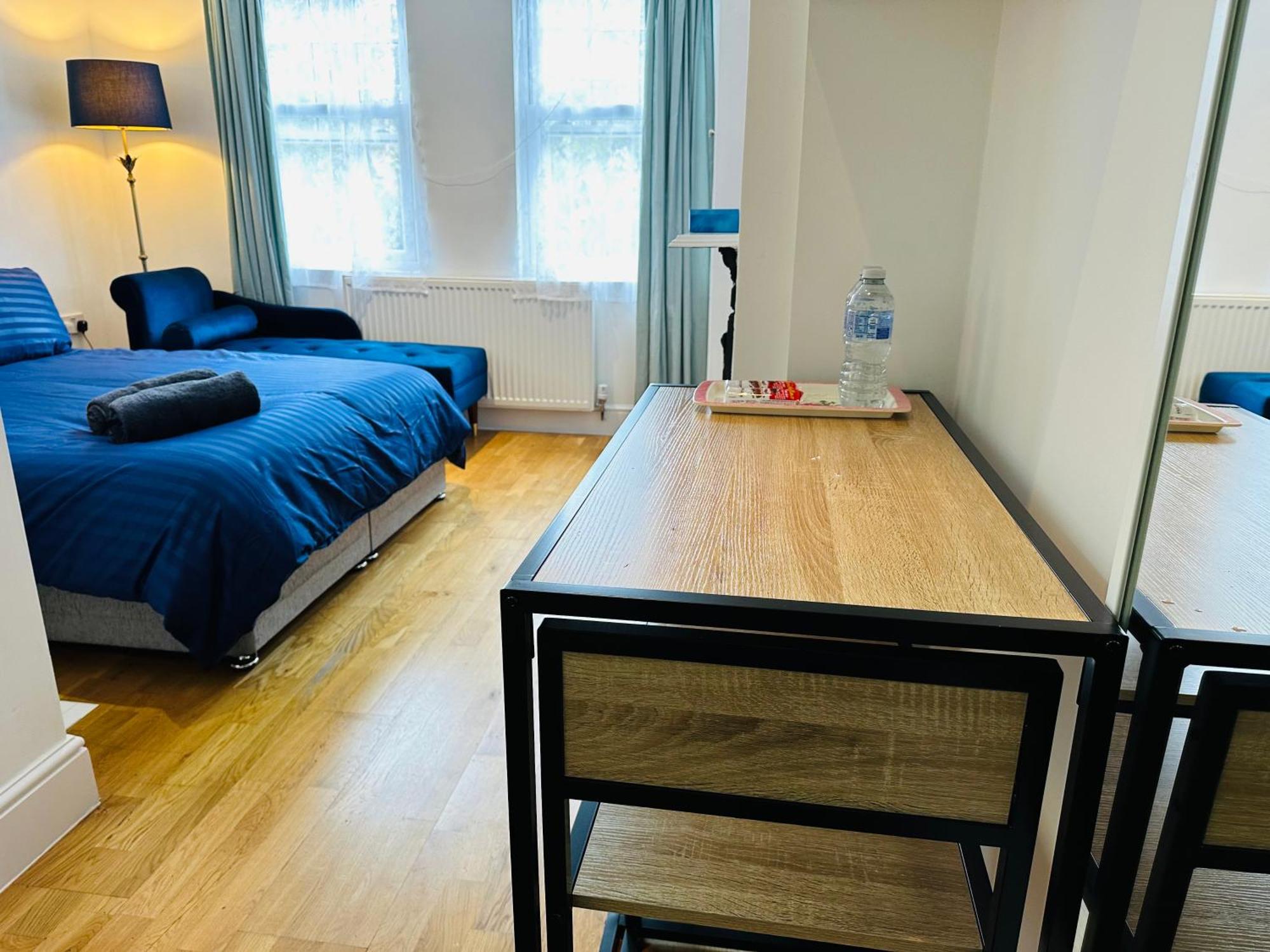Stunning One Bedroom Studio Flat London Eksteriør billede